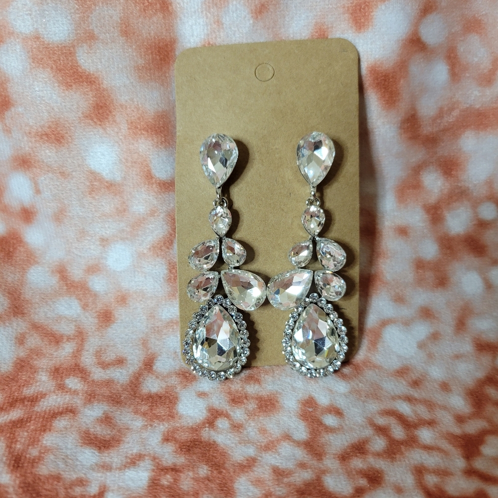 Sparkley chandelier drop earrings